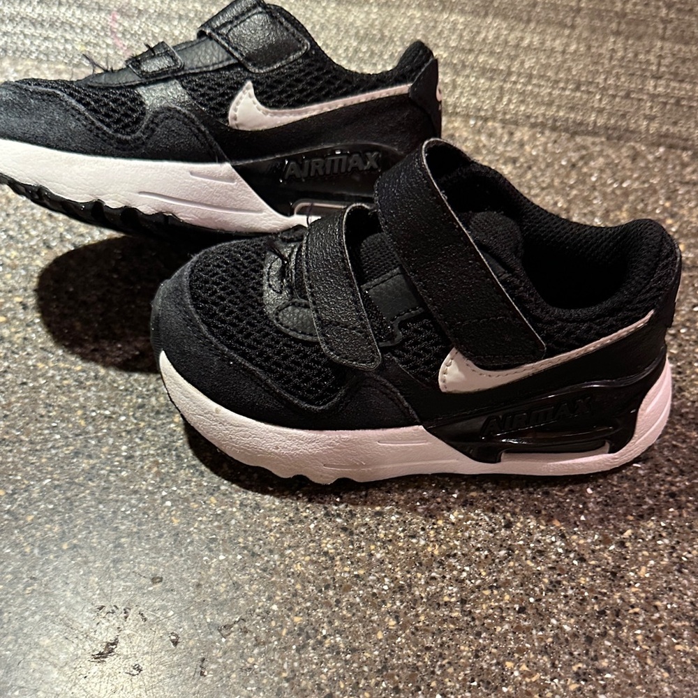 Nike Kids Black and White Sneakers